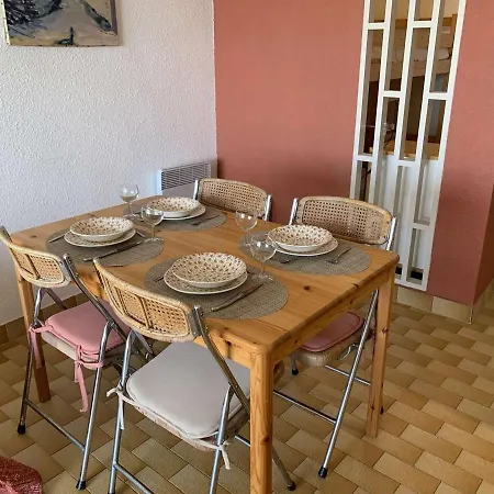 Cosy 4 Pers, Proche Et Commerces A Port Camargue, Parking Prive - Fr-1-731-15 Apartment